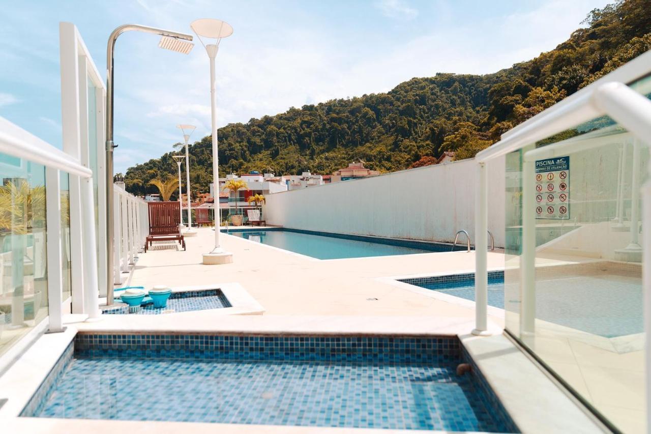 Apto Grande - No 3º Andar Com Ar E Wi-fi Proximo Ao Mar! *